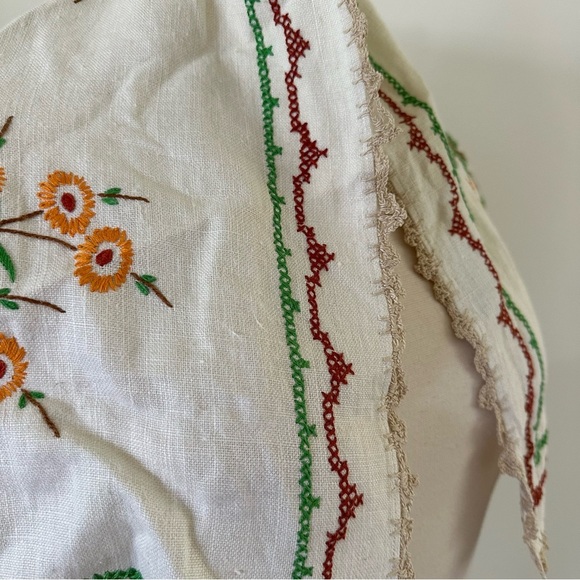 Vintage One of a kind Embroidered Scarf Tapestry Linen Crotchet - Picture 4 of 8